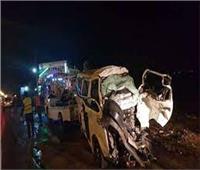 إصابة 12 شخصا في حادث تصادم ميكروباص بسيارة ملاكي على الطريق الحر ببنها