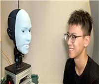 روبوت يقلد تعابير الوجه