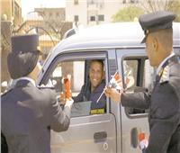 عيد الفطر 2024| الشرطة تشارك المواطنين فرحة العيد بتوزيع الهدايا