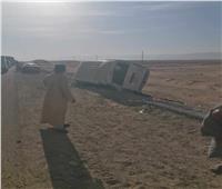 إصابة 5 أشخاص في انقلاب سيارة ميكروباص بـ «صحراوي قنا»