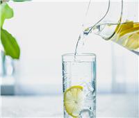 ماء جوز الهند أم ماء الليمون.. أيهما أفضل للترطيب في الصيف؟ 