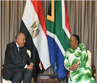 وزير الخارجية يعقد جلسة مشاورات سياسية مع نظيرته الجنوب إفريقية