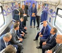 وزير النقل والسفير الفرنسي يستقلان قطارات الخط الثالث للمترو 