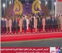 الرئيس السيسي يتوسط صورة تذكارية مع المنتخبات المشاركة في بطولة الفروسية