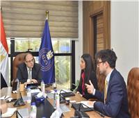 رئيس هيئة الدواء يجتمع مع مسئولي السياسات التجارية في سفارة بريطانيا بمصر