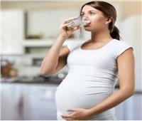احذري.. مخاطر شرب المياه غير المفلترة خلال الحمل
