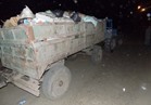 كارثة بيئية.. جرارات القمامة بقرية نكلا العنب بالبحيرة تلقي الحمولات أمام المنازل ليلاً