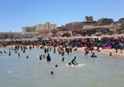 الآلاف يتوافدون على شواطئ الغردقة للاحتفال بشم النسيم