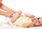 6 نصائح لحماية طفلك من «التهابات الحفاظ» في الصيف 