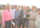  محافظ المنيا يتابع إزالة التعديات بالطريق الصحراوي الغربي