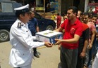 " أمن القاهرة " يوزع السلع الأساسية على المواطنين بمناسبة شهر مضان