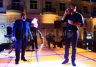 بالصور.. خالد سليم وحسام حسني يغنيان سويا في «باب القصر»