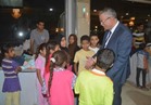 محافظ المنيا يفتتح معرض «الكساء الخيري» لجمعية رسالة