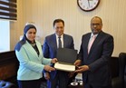وزير الصحة يلتقي سفير الإمارات لتعزيز التعاون بين البلدين في مجال الصحة
