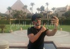 صور| نجم أغنية «Despacito» يزور الأهرامات
