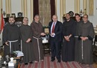 بالصور .. وفد من الرهبان الفرنسيسكان الكاثوليك يزور رئيس جامعة القاهرة