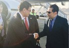 السفير أشرف منير يستقبل وزير خارجية اليابان عقب وصوله مطار القاهرة