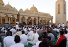 صور| محافظ البحر الأحمر يشارك المواطنين صلاة العيد بمسجد الميناء الكبير