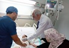 طبيب مصري يجري جراحة نادرة لطفلة لم تتجاوز العامين