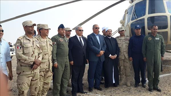 وزير الاوقاف يغادر من حلايب للقاهرة بطائرة حربية