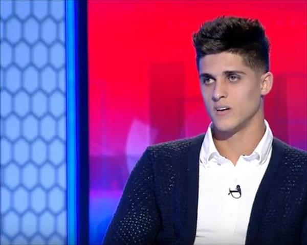 أحمد الشيخ لاعب الفريق الأول بالنادي الأهلي