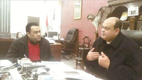 محافظ مطروح اللواء علاء أبو زيد مع محرر الأخبار 