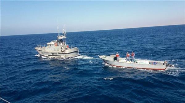 القوات البحرية تحبط تهريب مخدرات بالبحر الأحمر
