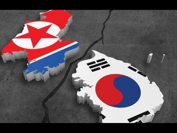 كوريا الشمالية ونظيرتها الجنوبية - صورة مووضعية