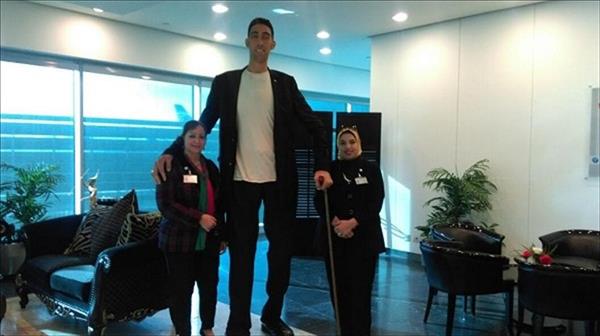 اطول رجل في العالم 