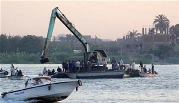 انتشال جثة احد الصيادين المفقودين بالمركب الغارق قبالة السواحل الليبية