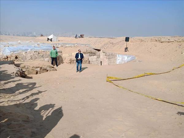 الصور الأولى للكشف الأثري الجديد بمنطقة آثار الأهرامات