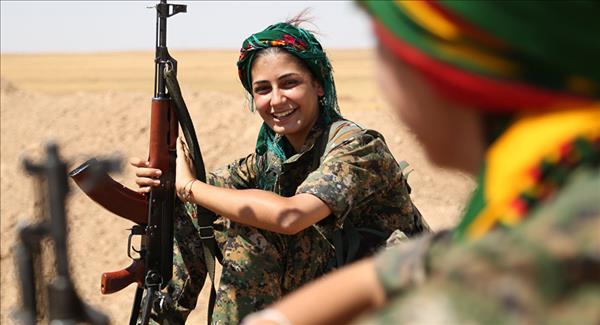 المقاتلات الكرديات