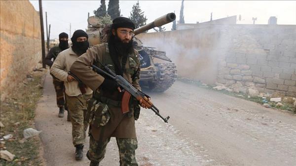 معارك عنيفة بين "داعش" والفصائل المسلحة في إدلب