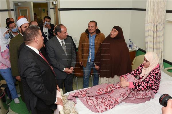محافظ الإسكندرية وممثلو المجتمع المدني في زيارة مستشفى 57357