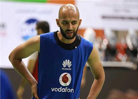 مؤمن أبو العينين لاعب كرة السلة بالأهلي