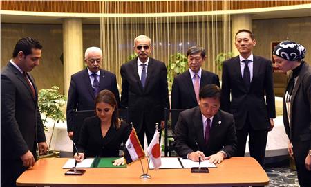 توقيع اتفاقيات مع الوفد اليابانى «تصوير اشرف شحاتة»