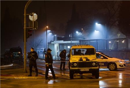 الشرطة تغلق محيط السفارة الأمريكية  _ صورة من رويترز