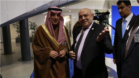   الأمير جمال النعيمي رئيس اتحاد الوطن العربي وعادل الجبير وزير خارجية السعودية 