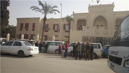 وقفة احتجاجية لسائقي الميكروباص امام ديوان محافظة الغربية
