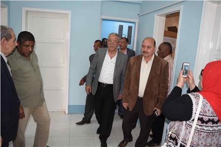 محافظ المنيا يفتتح مدرسة تعليم اساسي ومبنيين إداريين ضمن العيد القومي