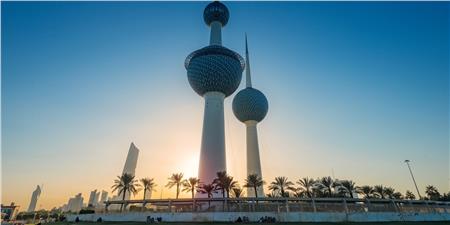 الكويت تناقش فرض ضريبة على تحويلات الوافدين