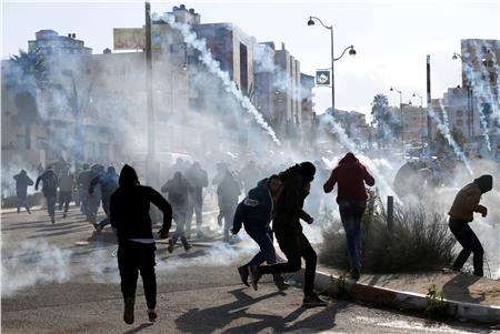 98 إصابة خلال مواجهات مع الاحتلال الإسرائيلي