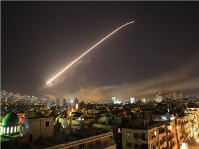 لحظة انطلاق صواريخ الجفاع السوري
