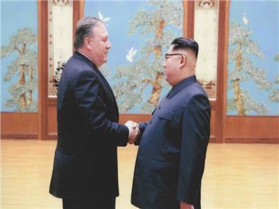 مايك بومبيو والزعيم الكوري الشمالي كيم جونج أون 
