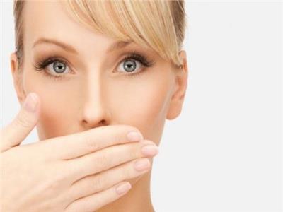 نصائح طبية للتخلص من رائحة الفم الكريهة