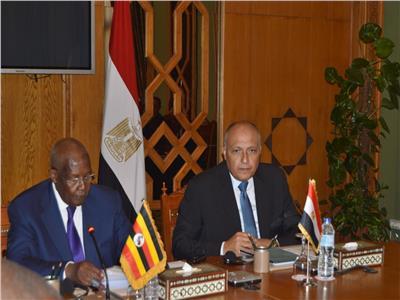 سامح شكري يؤكد على إلتزام مصر بدعم العلاقات مع أوغندا