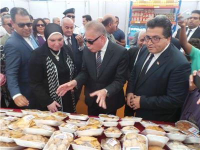 محافظ جنوب سيناء يتفقد معرض أهلا رمضان 