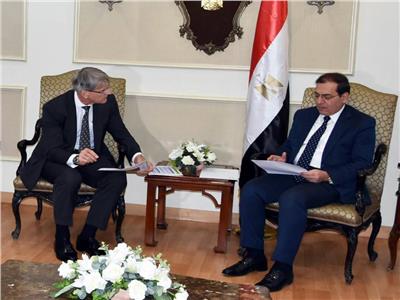 وزير البترول يبحث مع شركة «دانة» الإماراتية مشروعاتها فى مصر