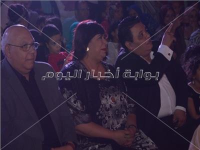 إيناس عبد الدايم وخالد جلال يشاهدن عرض «الليلة الكبيرة»