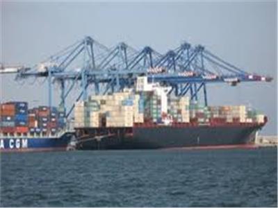 وصول 25 ألف طن معدات لميناء بورتوفيق